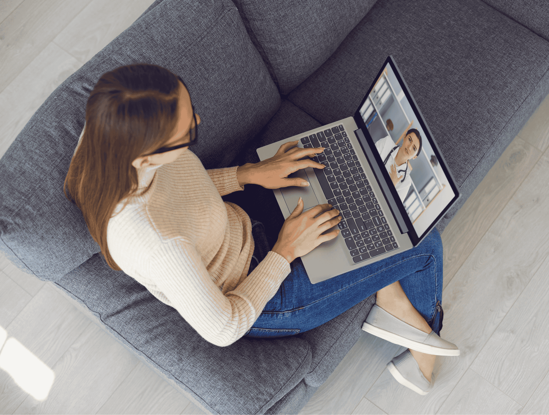 Parmazip - Woman using laptop for virtual pharmacist consultation